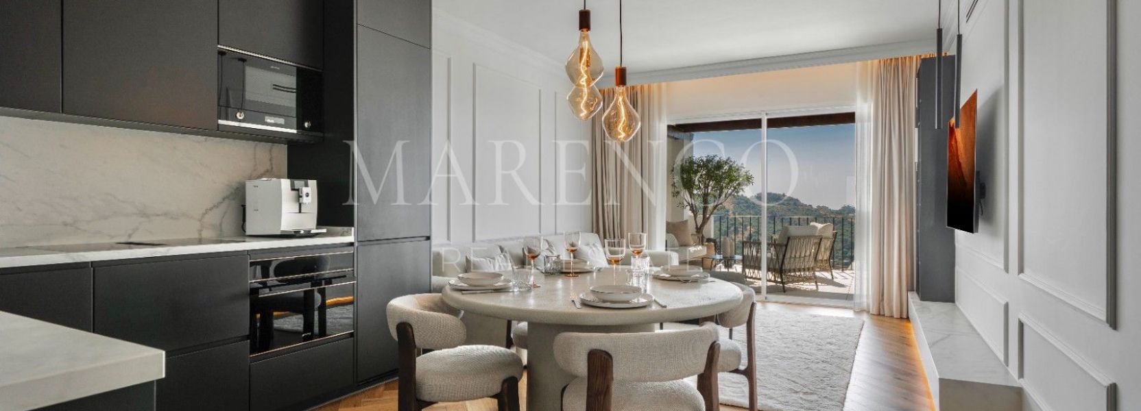 Penthouse  in Altos de La Quinta, Benahavis