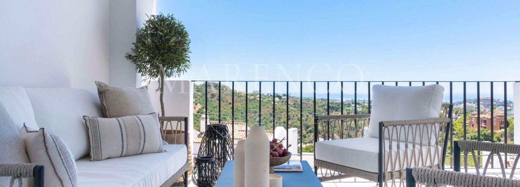 Penthouse  in Altos de La Quinta, Benahavis