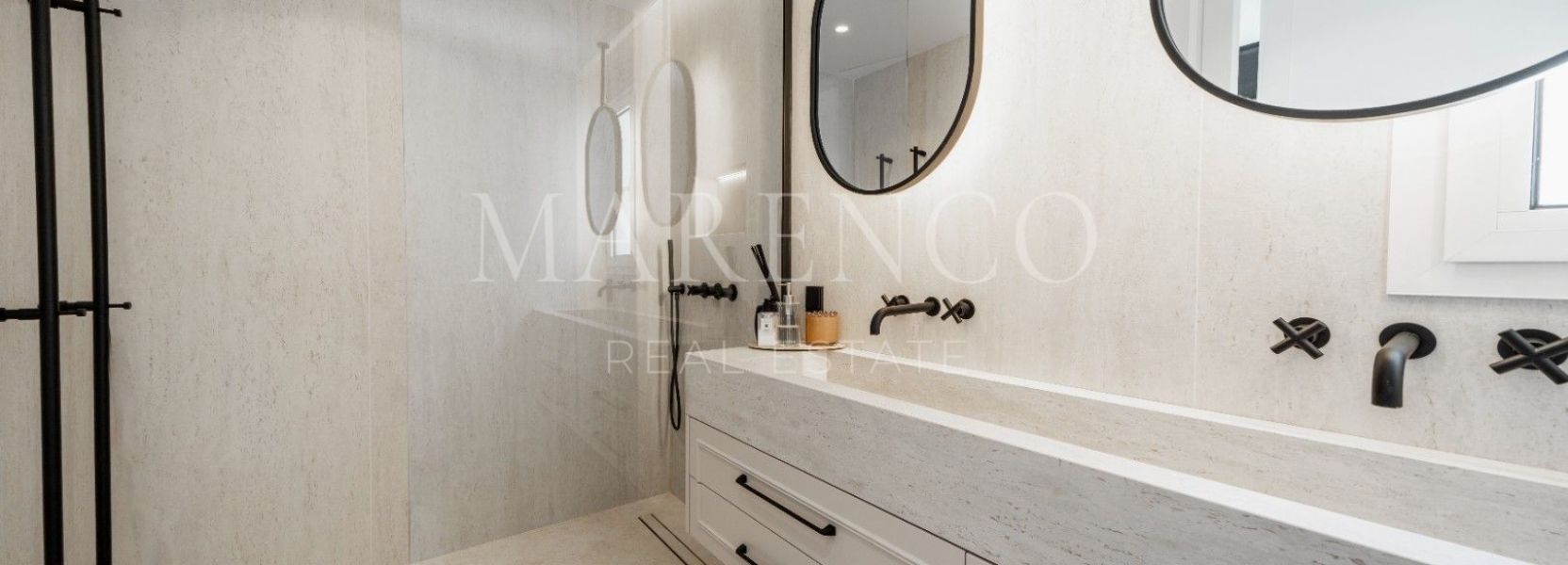 Penthouse  in Altos de La Quinta, Benahavis