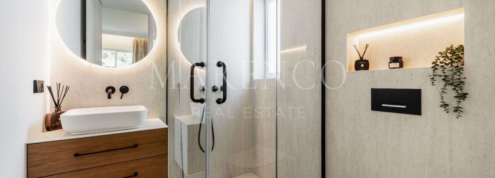 Penthouse  in Altos de La Quinta, Benahavis