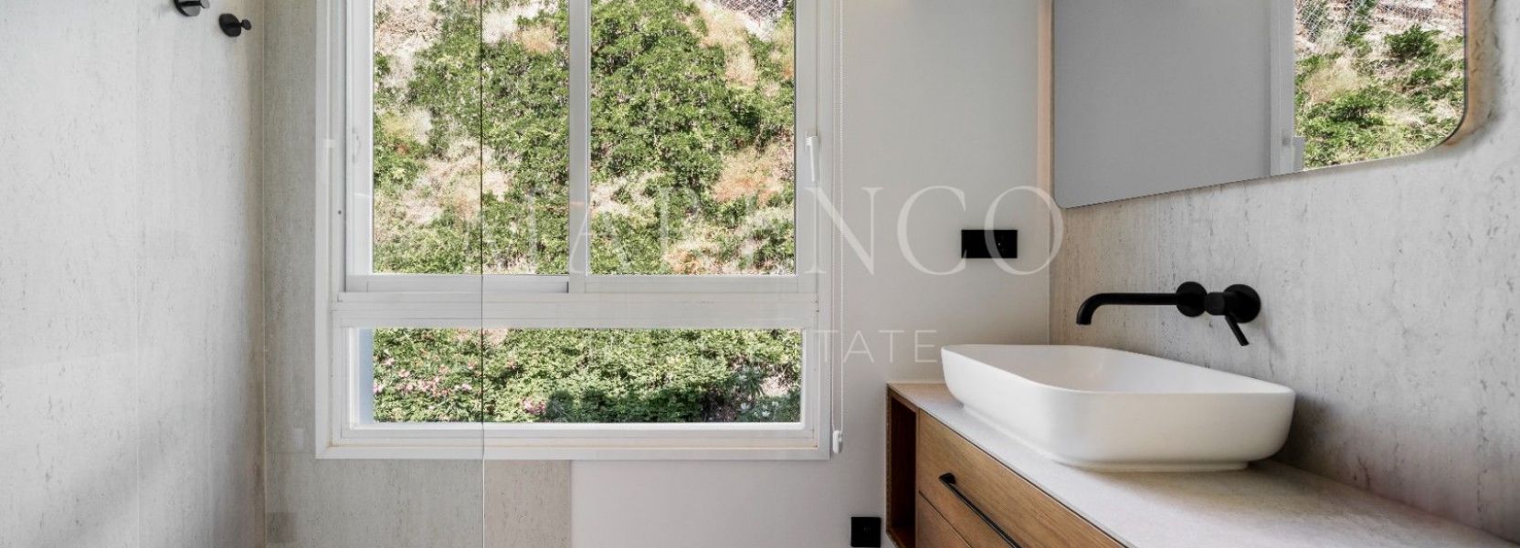 Penthouse  in Altos de La Quinta, Benahavis