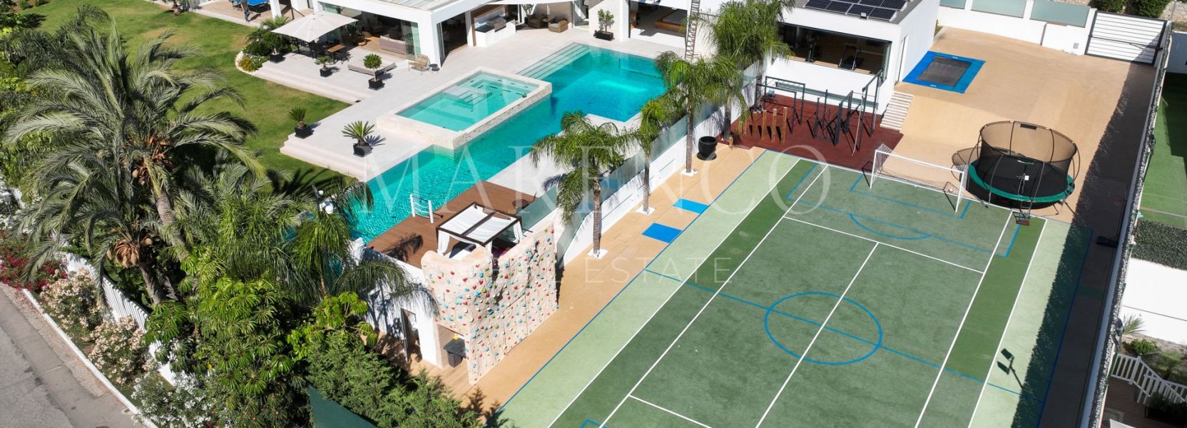 Villa  en El Paraiso, Estepona Este, Estepona