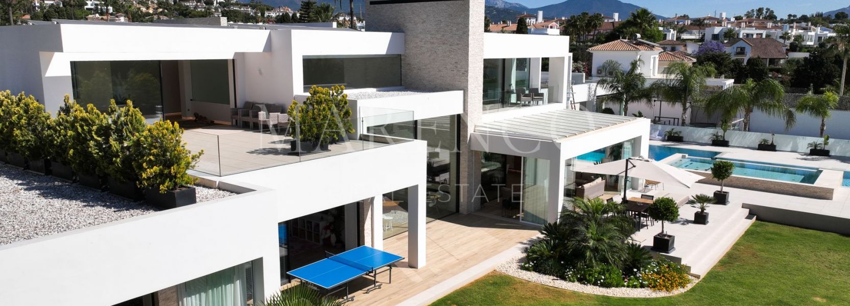 Villa  en El Paraiso, Estepona Este, Estepona