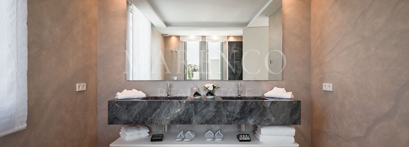 Villa  en El Paraiso, Estepona Este, Estepona