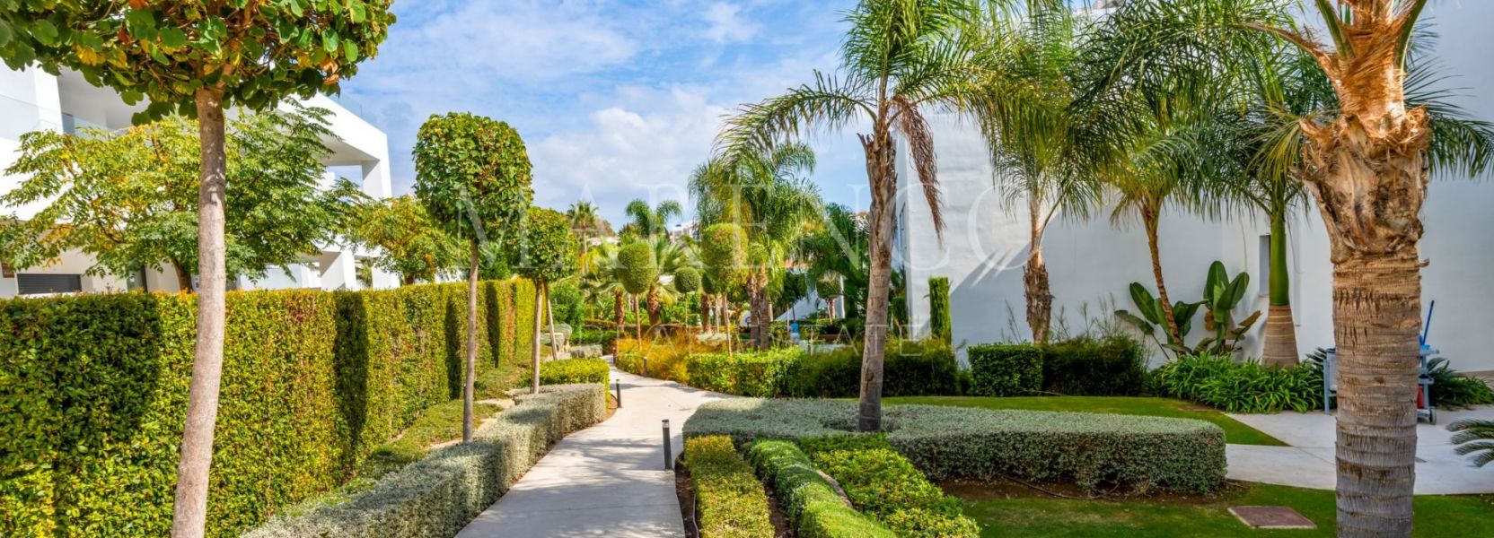 Apartamento  en Cortijo del Golf, Estepona Este, Estepona