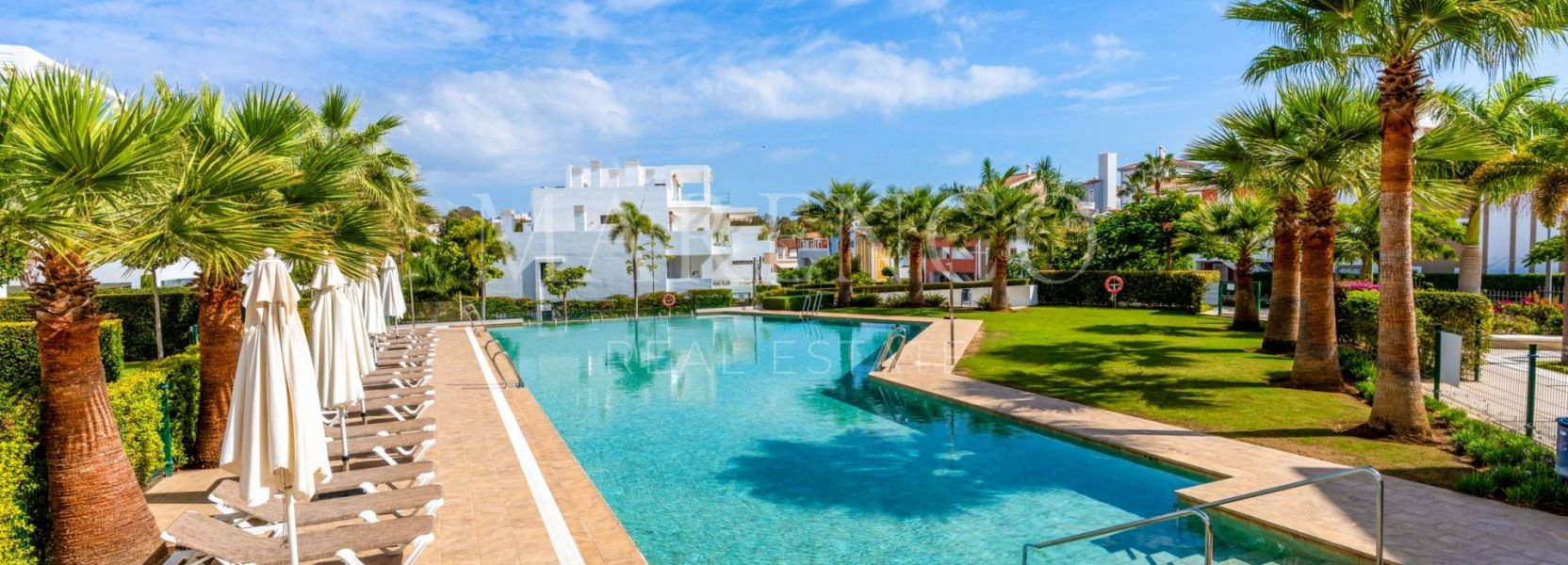 Apartamento  en Cortijo del Golf, Estepona Este, Estepona