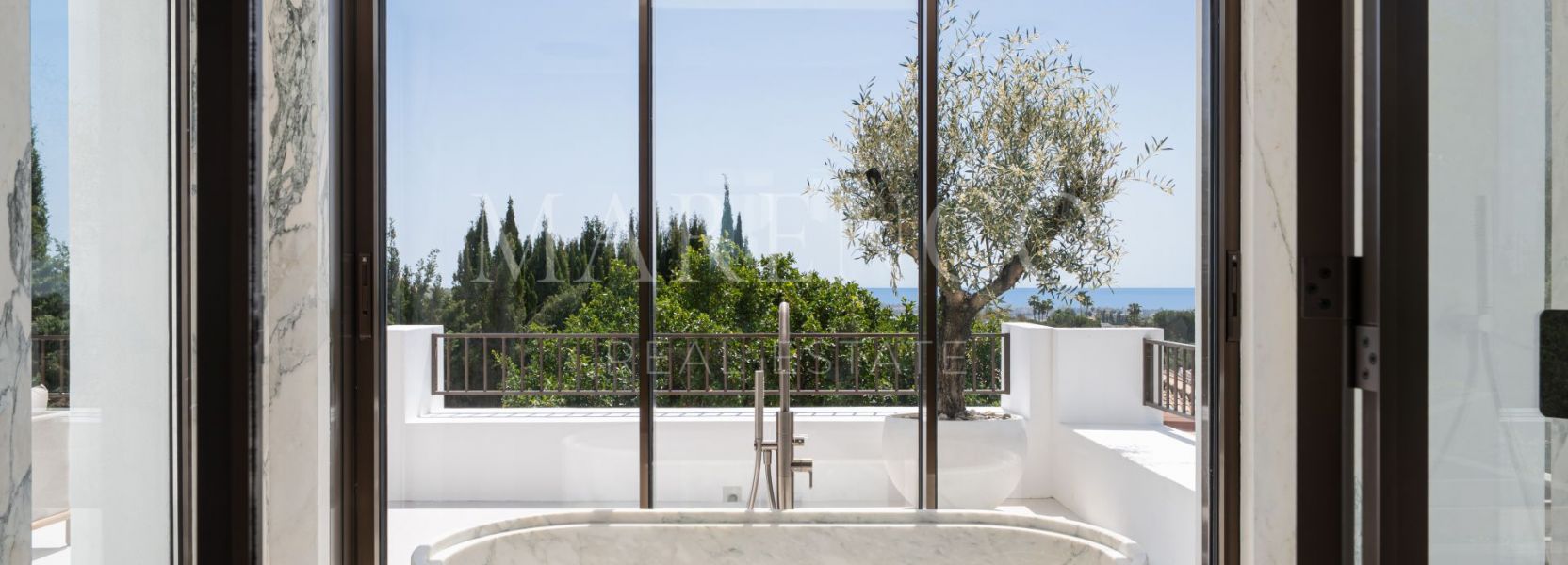 Villa  in El Herrojo, Benahavis