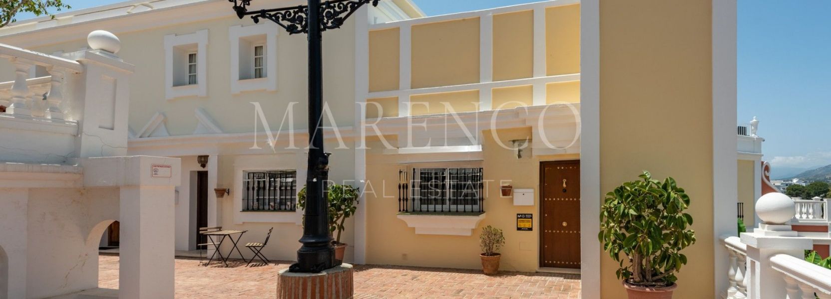 Reihenhaus  in Aloha Pueblo, Nueva Andalucia, Marbella