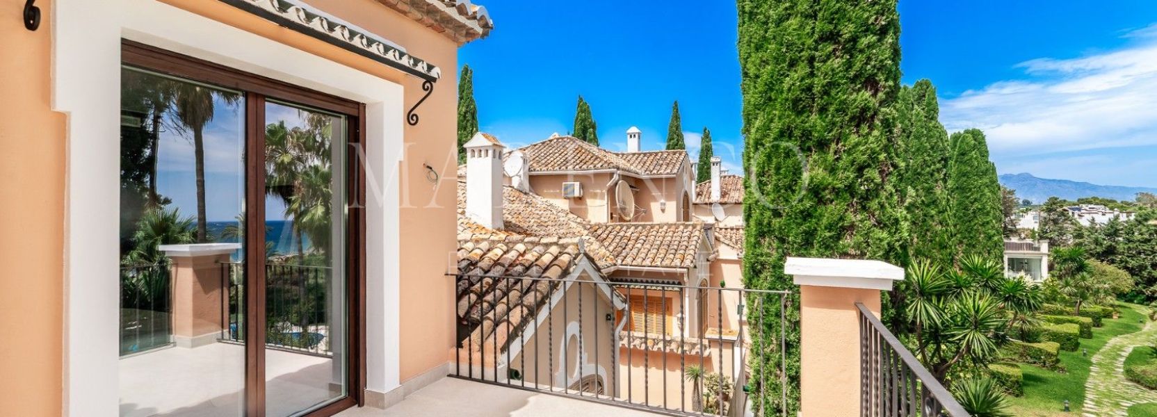 Reihenhaus  in El Velerin, Estepona Ost, Estepona