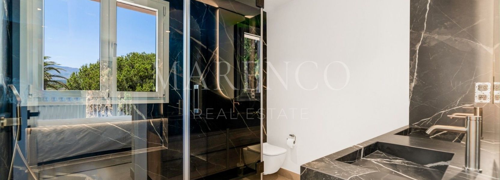 Reihenhaus  in El Velerin, Estepona Ost, Estepona