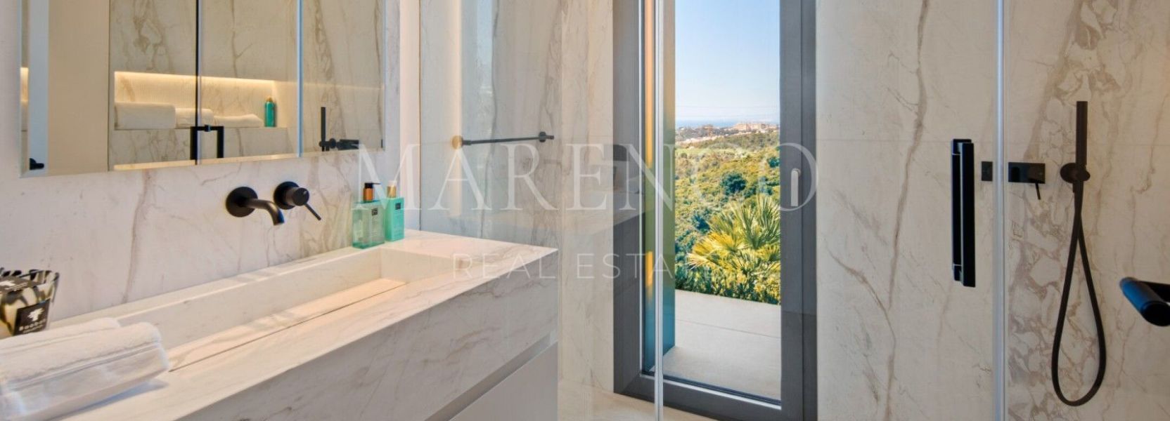 Villa  in El Rosario, Marbella East, Marbella