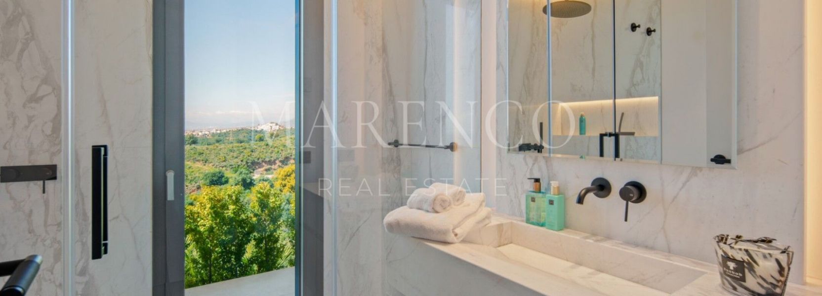 Villa  in El Rosario, Marbella East, Marbella