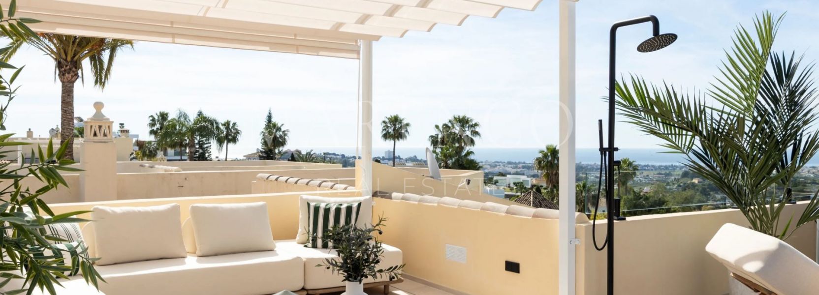 Town House in El Herrojo, Benahavis