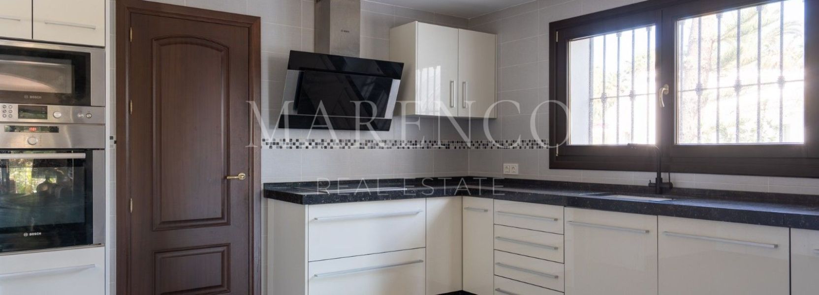 Villa  in El Rosario, Marbella Oost, Marbella