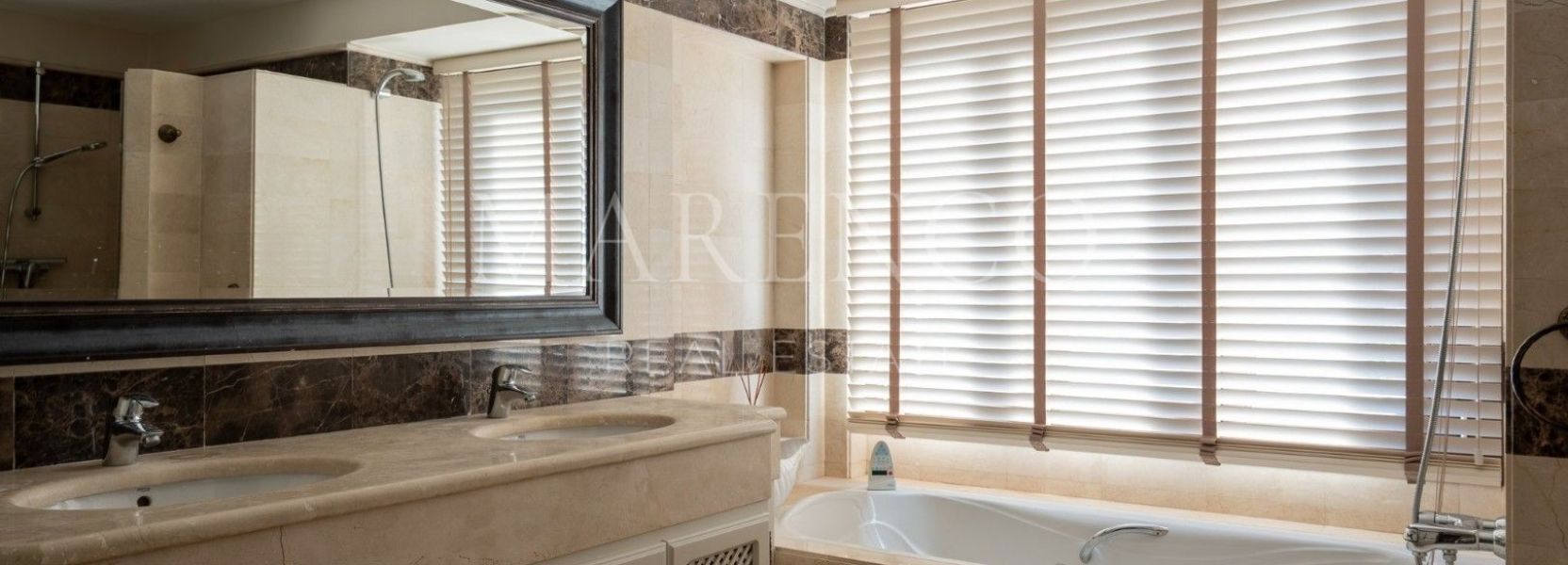 Villa  in El Rosario, Marbella Oost, Marbella