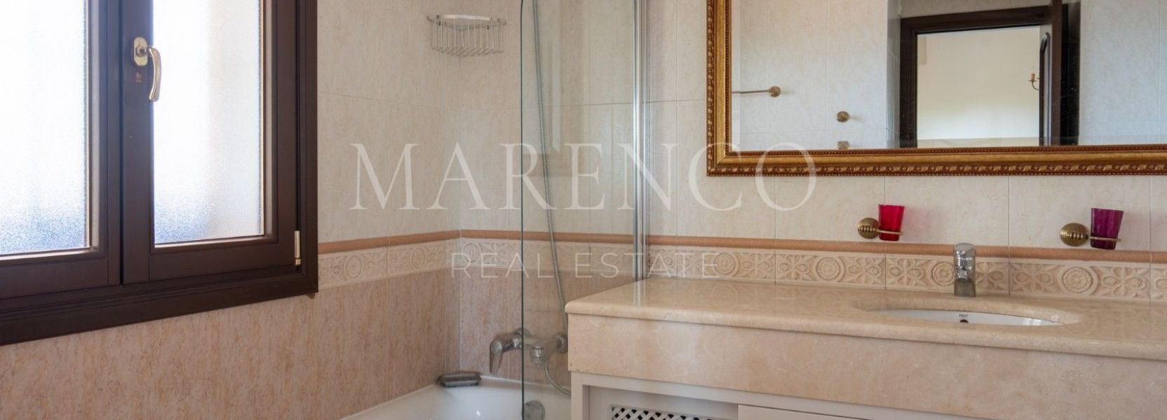 Villa  in El Rosario, Marbella Oost, Marbella