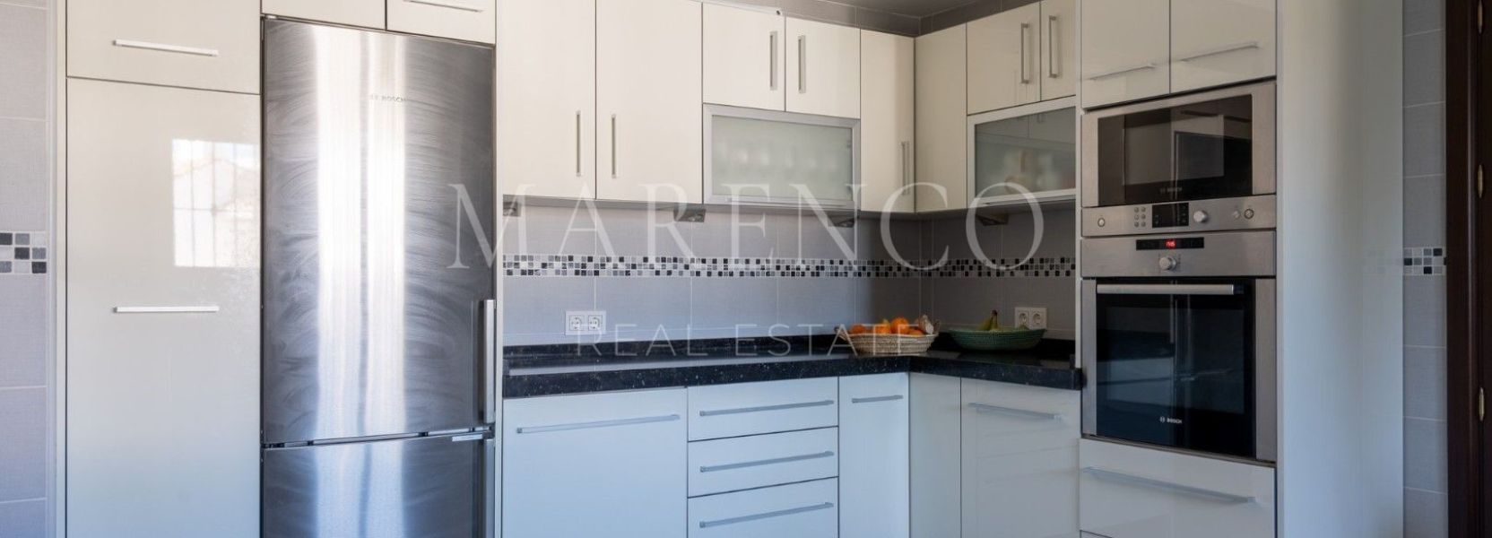 Villa  in El Rosario, Marbella Oost, Marbella