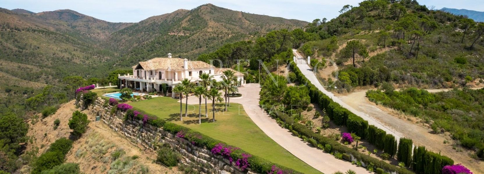 Villa in El Velerin, Estepona Ost, Estepona