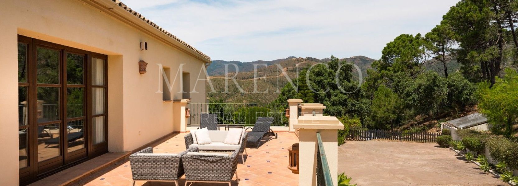 Villa in El Velerin, Estepona Ost, Estepona