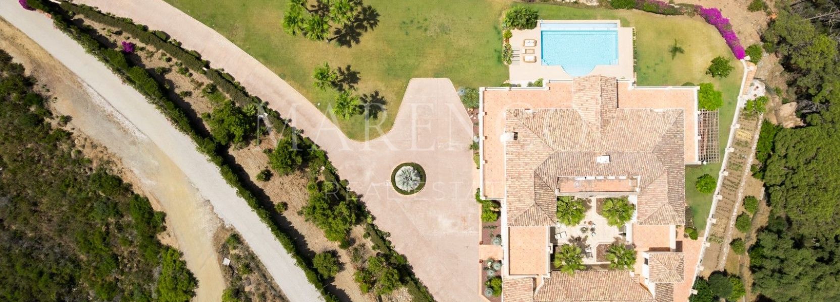 Villa in El Velerin, Estepona Ost, Estepona