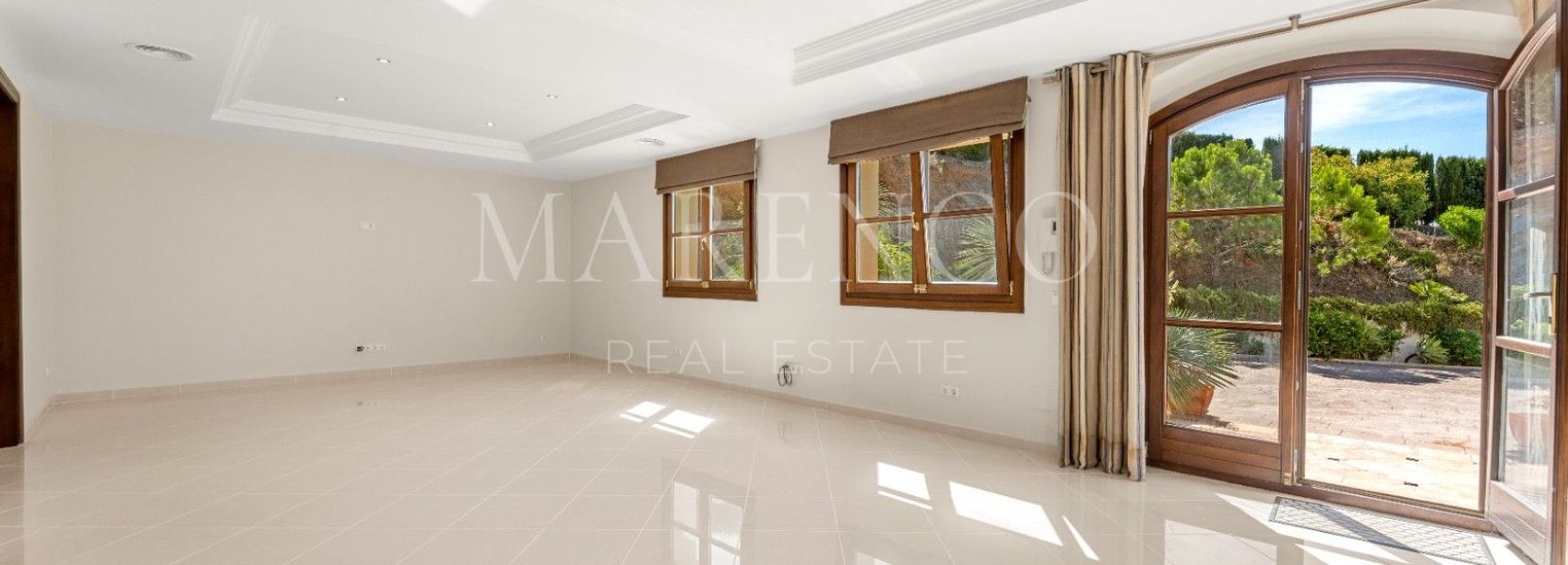 Villa in El Velerin, Estepona Ost, Estepona