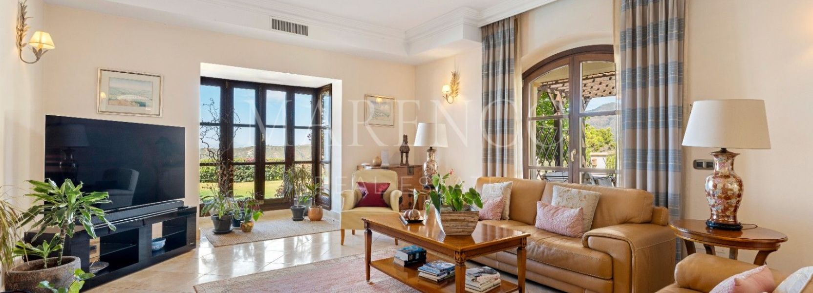 Villa in El Velerin, Estepona Ost, Estepona