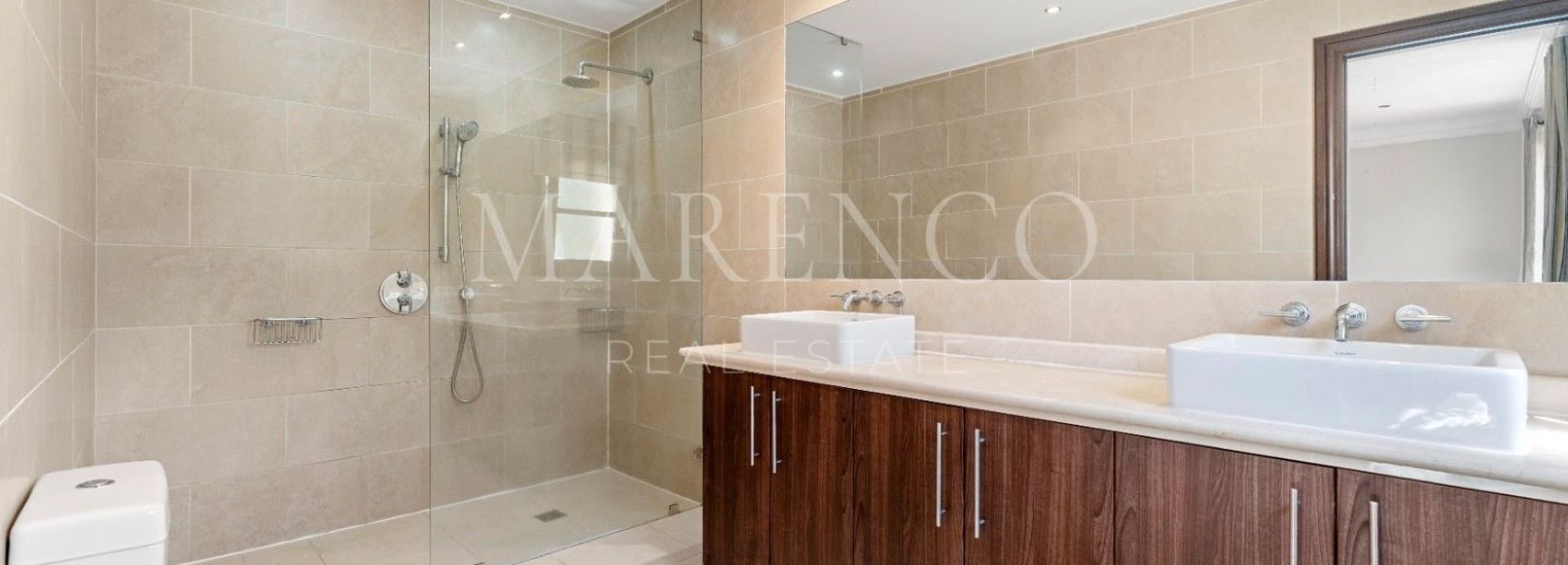 Villa in El Velerin, Estepona Ost, Estepona