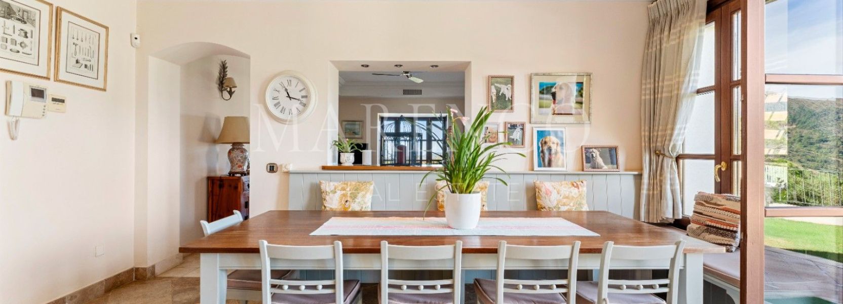 Villa in El Velerin, Estepona Ost, Estepona