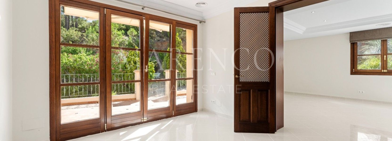 Villa in El Velerin, Estepona Ost, Estepona