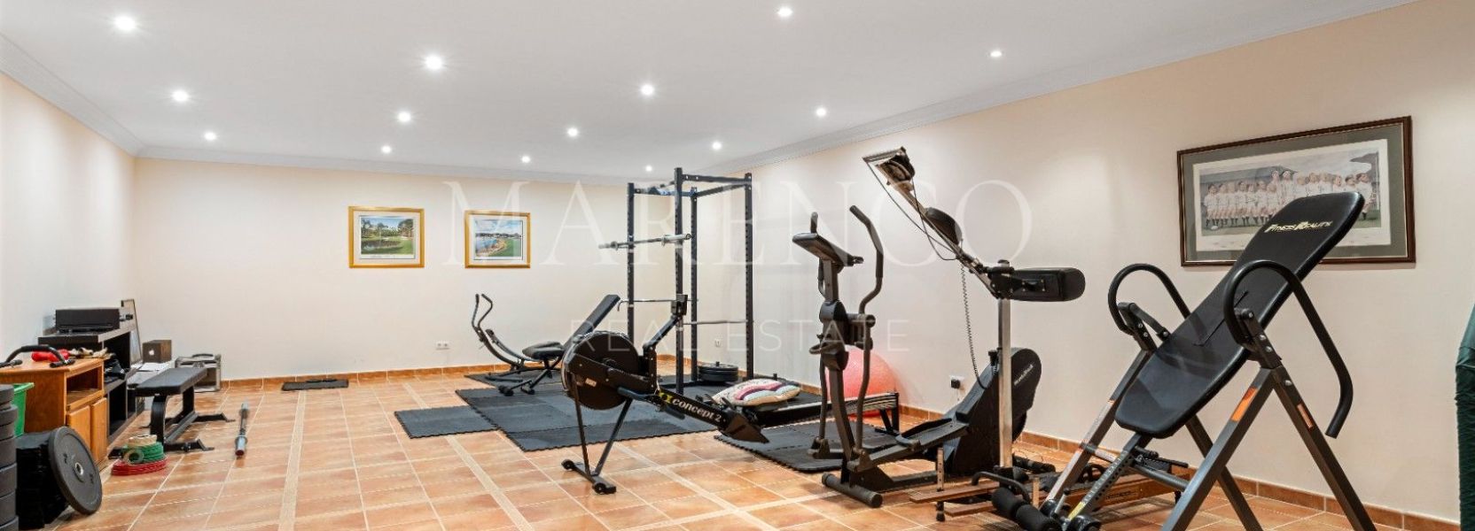 Villa in El Velerin, Estepona Ost, Estepona