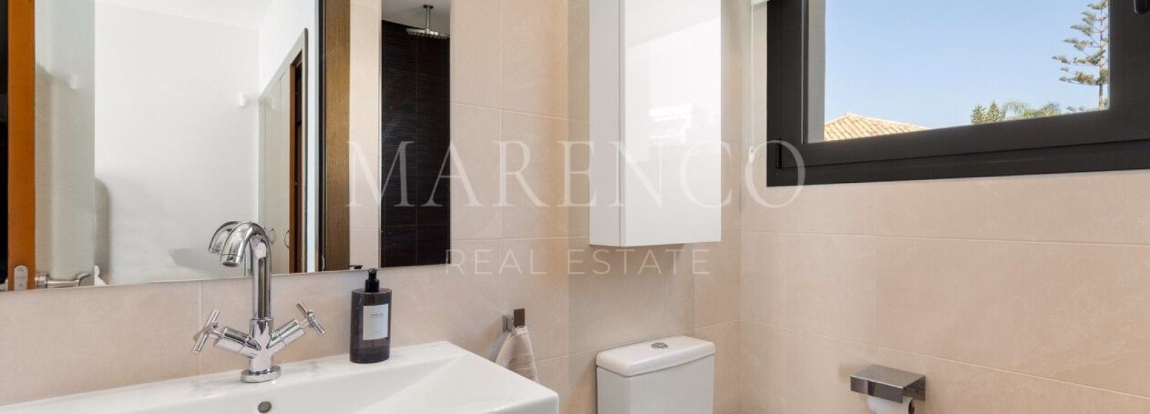 Villa in Atalaya Fairways, Benahavis