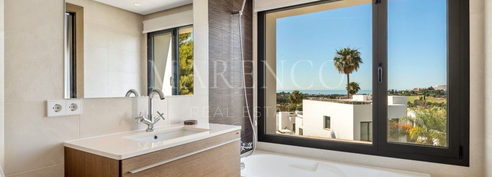 Villa in Atalaya Fairways, Benahavis