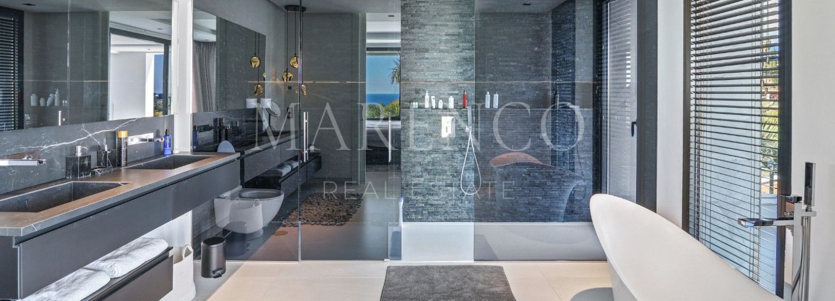 Villa  in Los Flamingos Golf, Benahavis