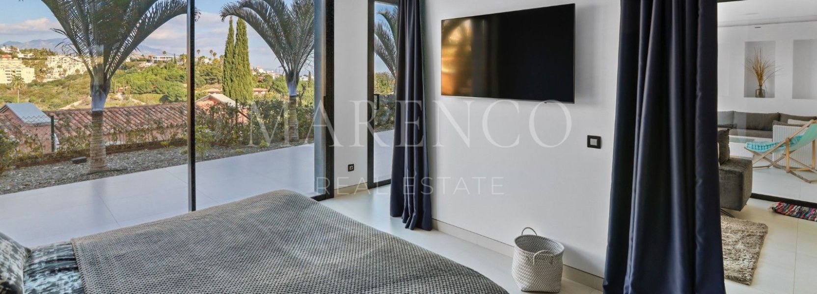 Villa  in Los Flamingos Golf, Benahavis