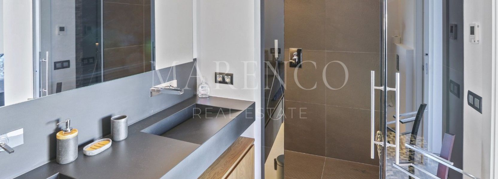Villa  in Los Flamingos Golf, Benahavis
