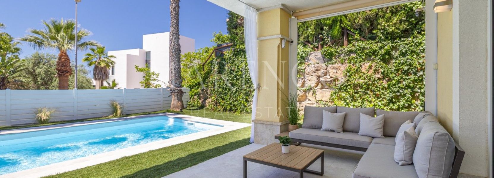 Doppelhaushälfte in Marbella Ost, Marbella