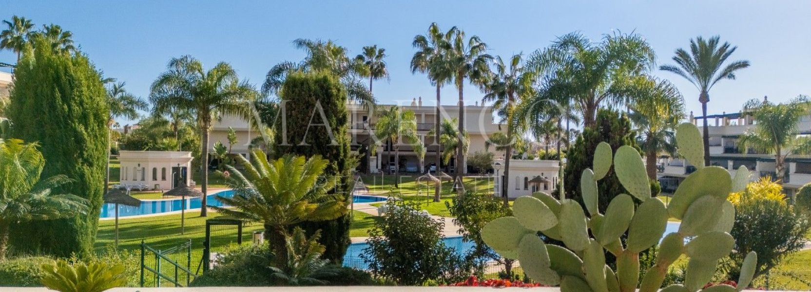 Erdgeschosswohnung in Nueva Andalucia, Marbella