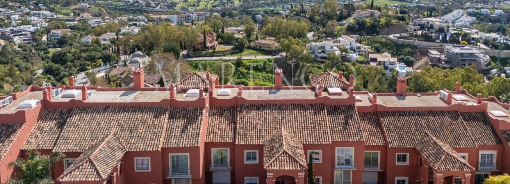 Atico Duplex  en Monte Halcones, Benahavis