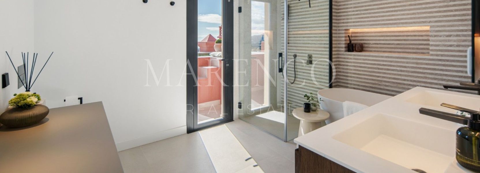 Atico Duplex  en Monte Halcones, Benahavis