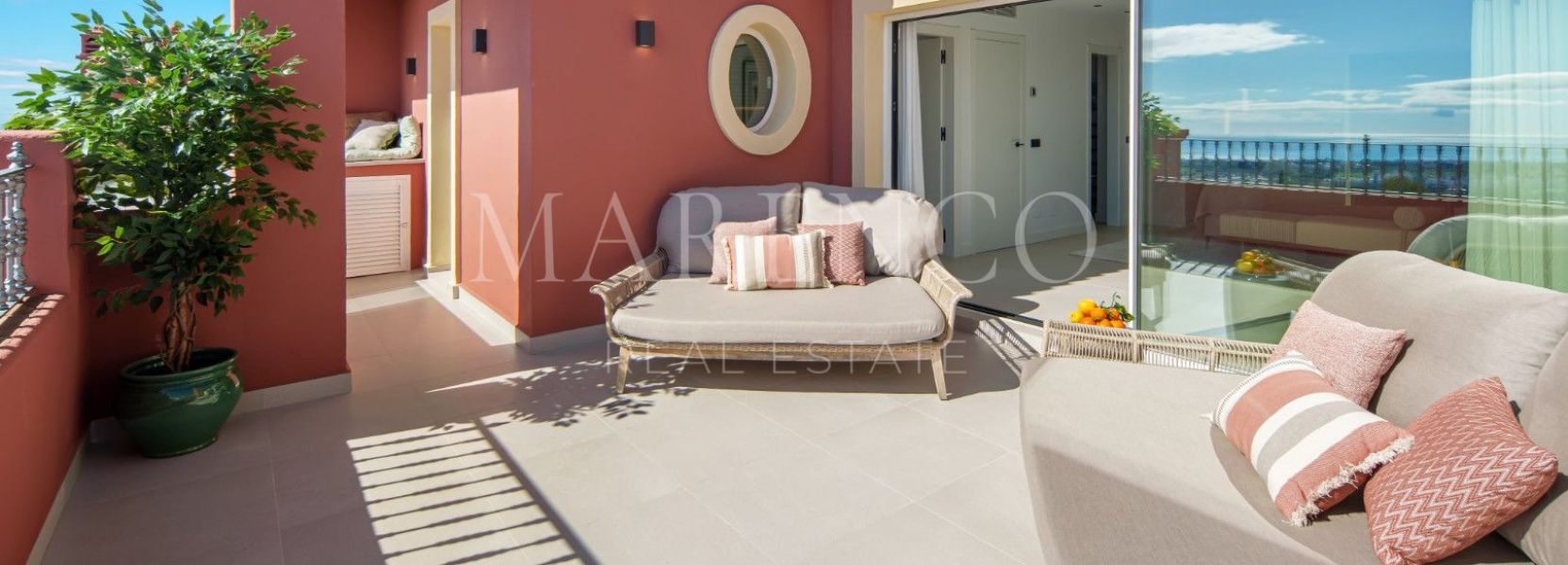 Atico Duplex  en Monte Halcones, Benahavis