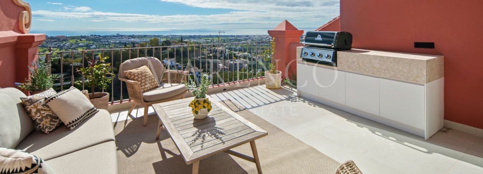 Atico Duplex  en Monte Halcones, Benahavis