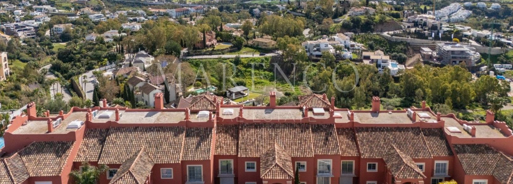 Atico Duplex  en Monte Halcones, Benahavis