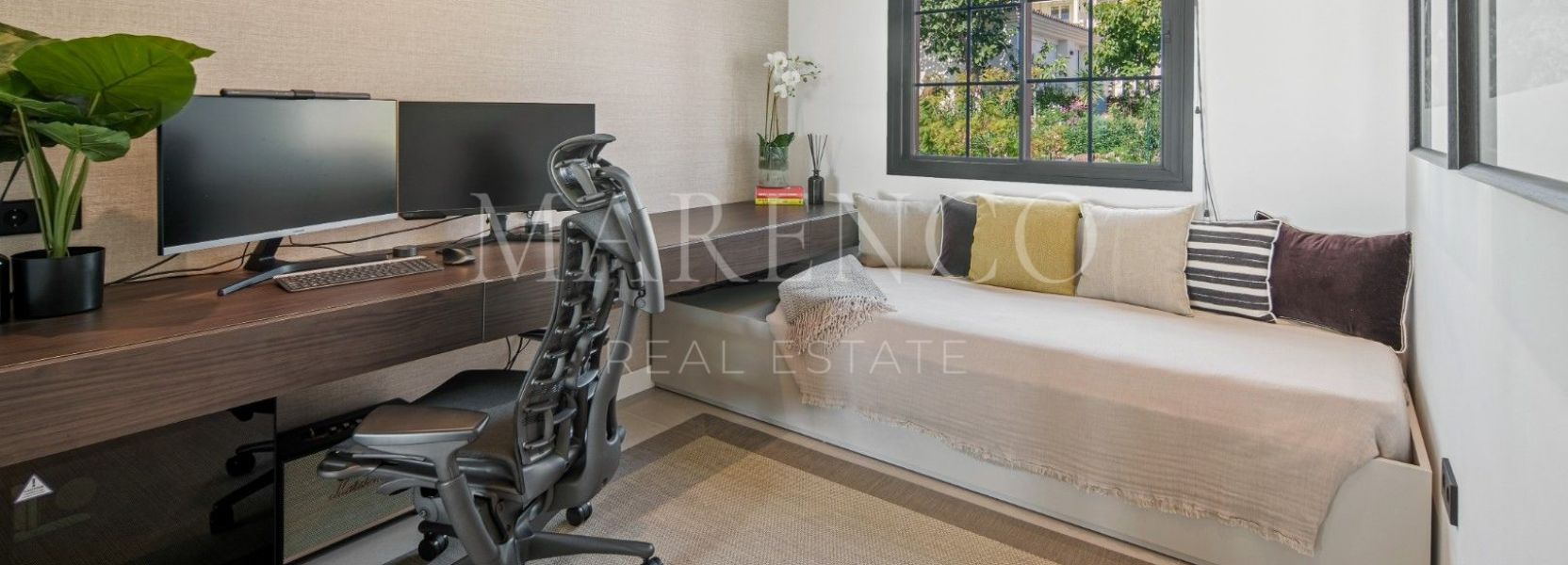 Atico Duplex  en Monte Halcones, Benahavis