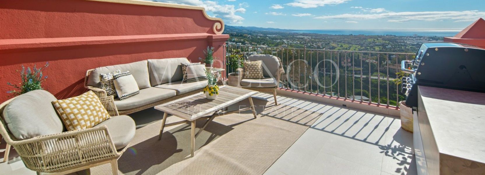Atico Duplex  en Monte Halcones, Benahavis