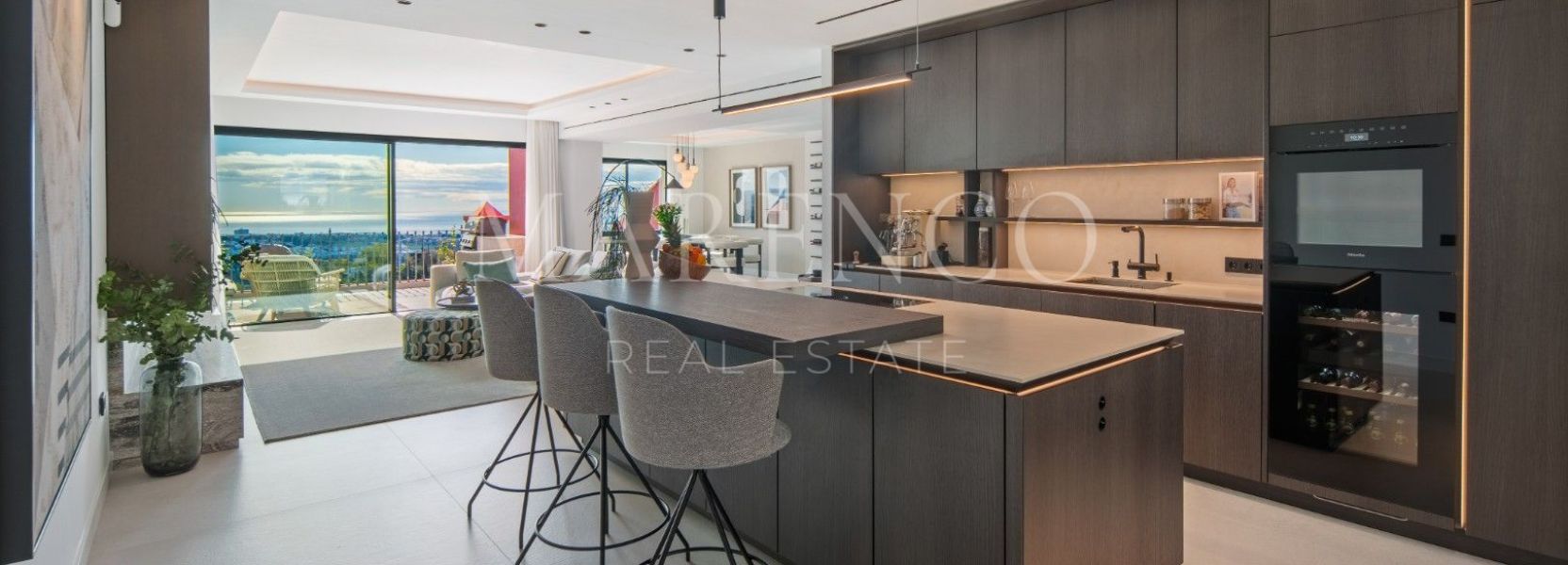 Atico Duplex  en Monte Halcones, Benahavis