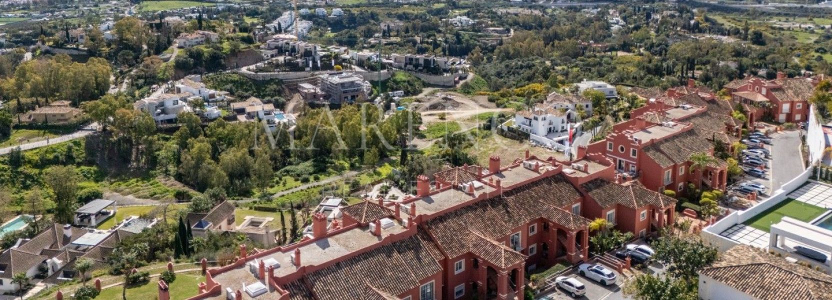 Atico Duplex  en Monte Halcones, Benahavis