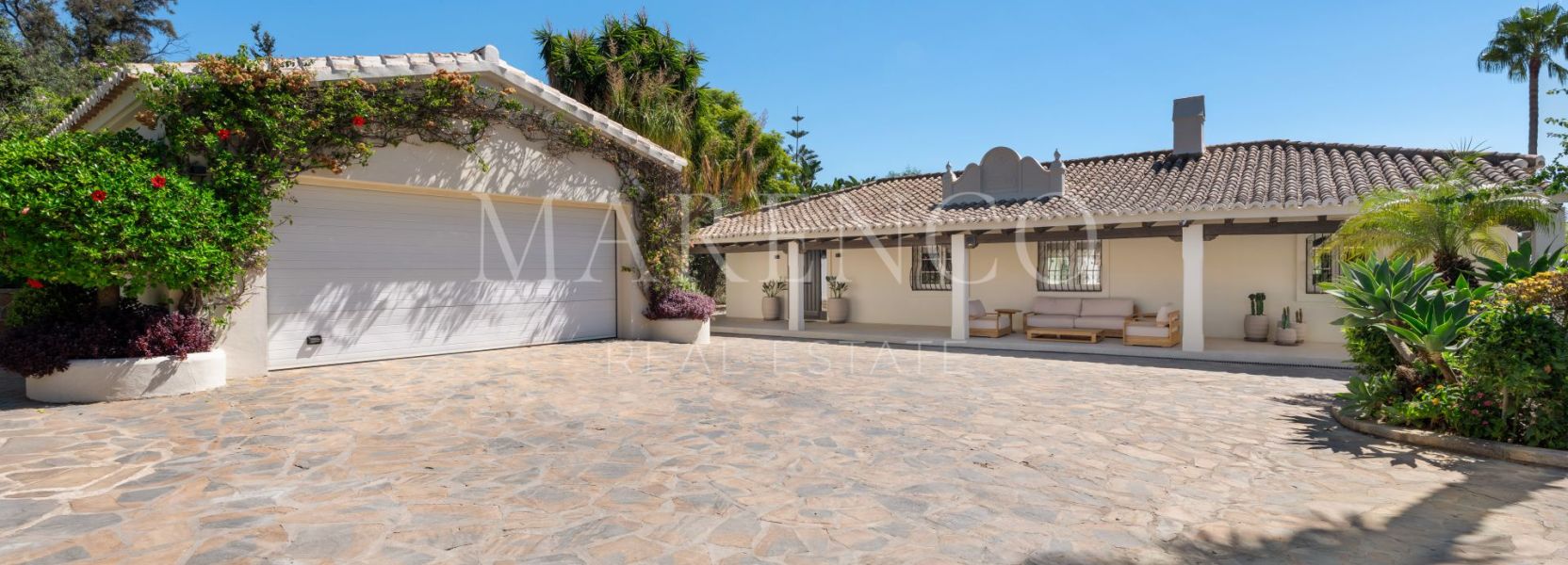 Villa in Altos del Paraiso, Benahavis
