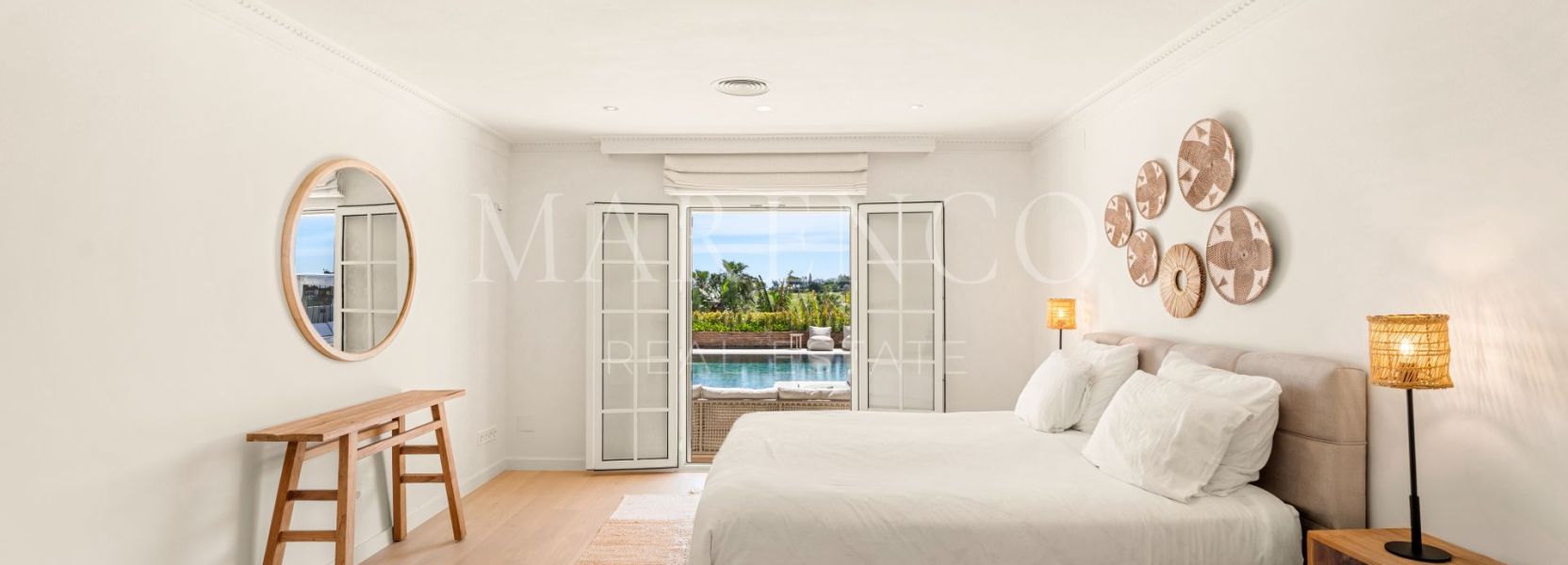 Villa in Altos del Paraiso, Benahavis