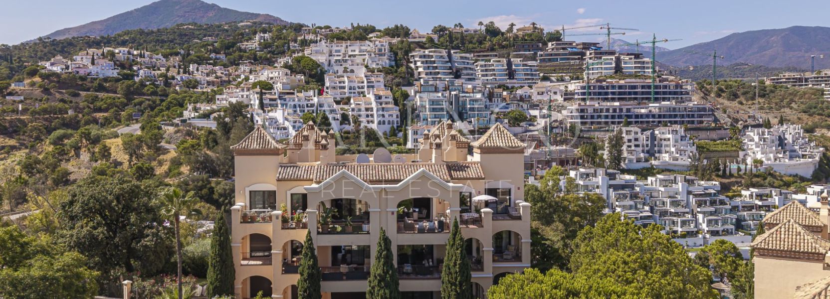 Penthouse  in La Quinta, Benahavis