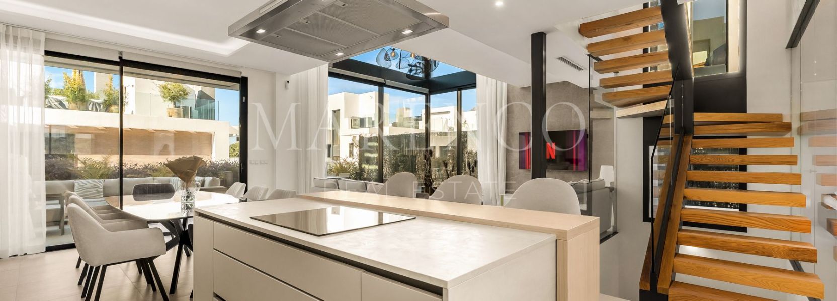 Villa Pareada  en Rio Real, Marbella Este, Marbella